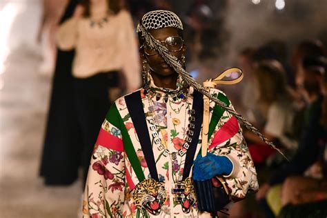 theatre le palace gucci|Gucci's SS19 Will Debut at Paris' Historic Théâtre Le Palace.